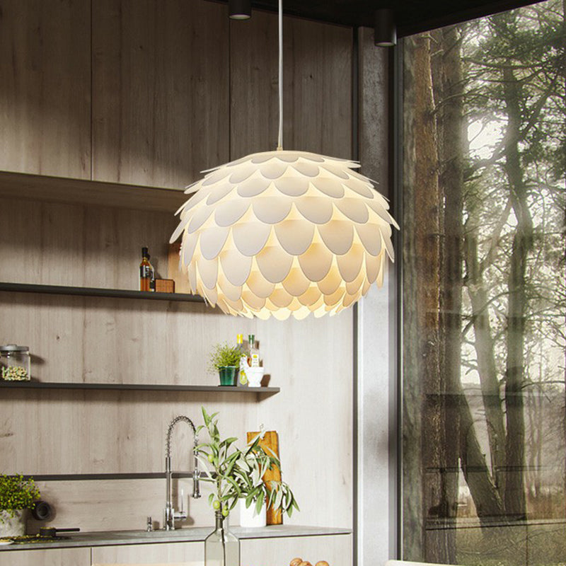 Lampe suspendue en plumes blanches : plafonnier rond pour chambre de fille - Simplicité et style
