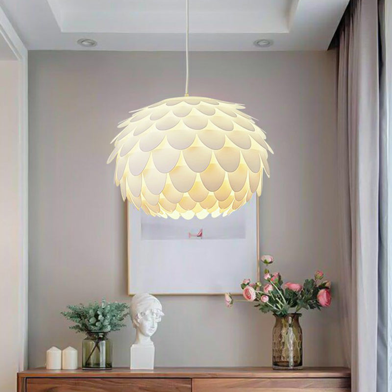 Lampe suspendue en plumes blanches : plafonnier rond pour chambre de fille - Simplicité et style