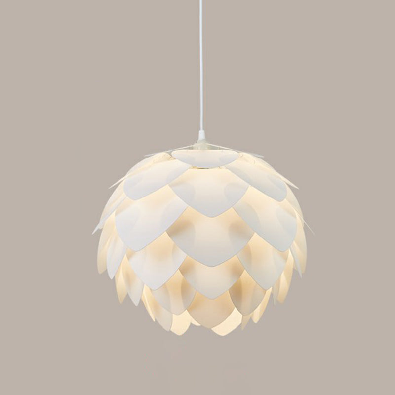Lampe suspendue en plumes blanches : plafonnier rond pour chambre de fille - Simplicité et style