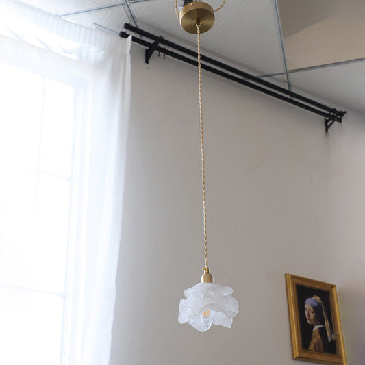 Lampe suspendue vintage : pétale en verre blanc texturé, suspension à ampoule unique pour l'éclairage de la chambre