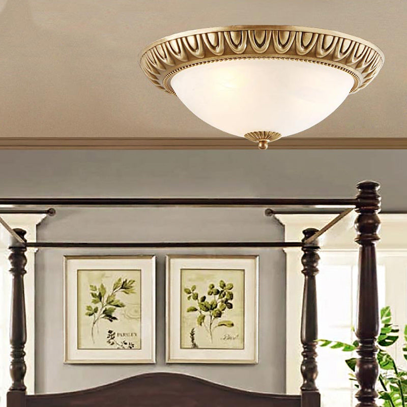 Plafonnier encastré traditionnel en verre dépoli avec 4 lumières en laiton - Idéal pour le salon