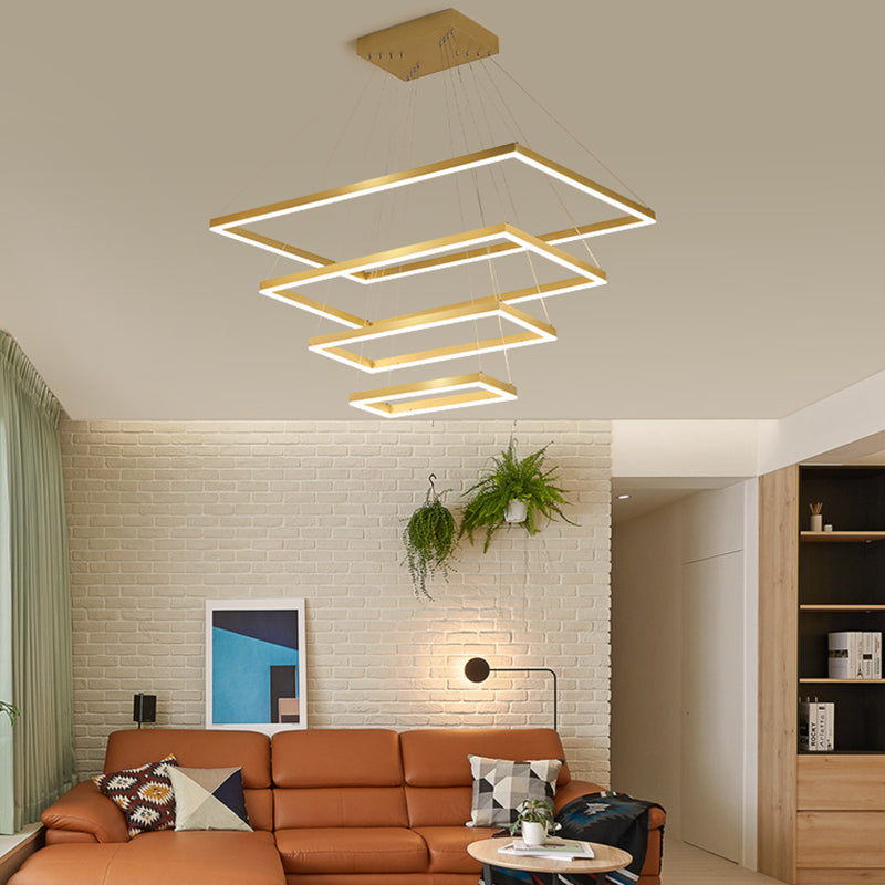 Lustre moderne en aluminium doré : plafonnier LED rectangulaire à 4 niveaux