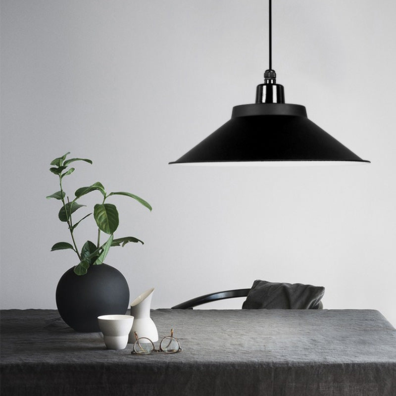 Suspension conique en métal avec bord roulé - Lampe de plafond à 1 lampe pour décoration de loft