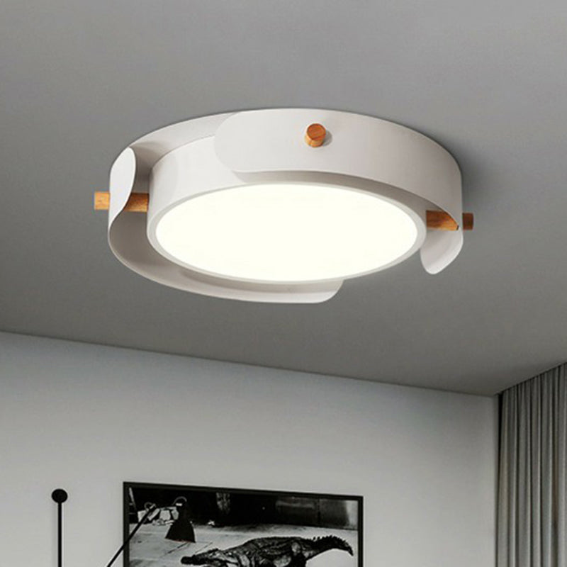Minimalist LED Ceiling Mount Light - Round Metal Flush Fixture for Bedroom Lighting