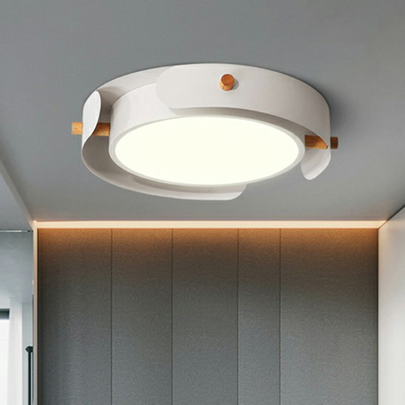 Minimalist LED Ceiling Mount Light - Round Metal Flush Fixture for Bedroom Lighting