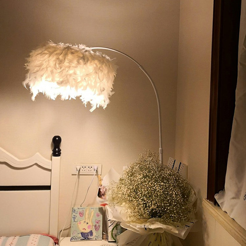 Nordic Feather Floor Lamp With Fishing Rod Arm For Bedroom - Stand Up Light (1 Bulb)