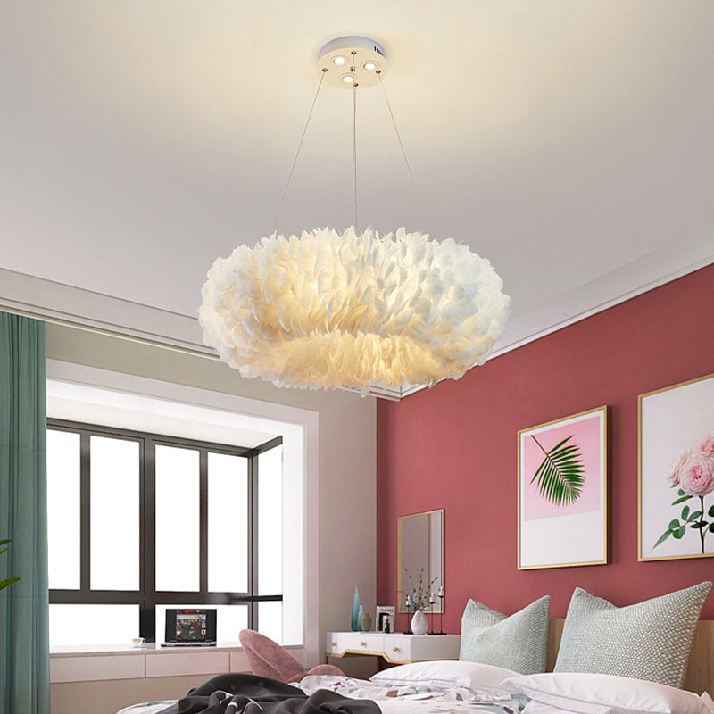 Luminaire suspendu moderne en plumes pour chambre à coucher - Lustre blanc élégant