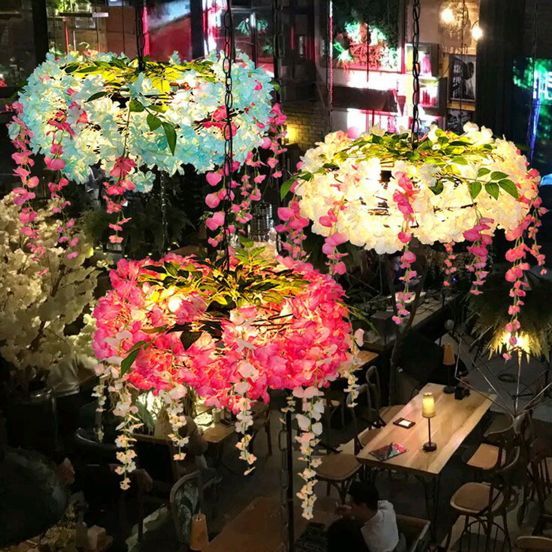 Luminaire suspendu en métal de style loft avec fleurs artificielles - Lampe suspendue ronde à 3 ampoules pour restaurants