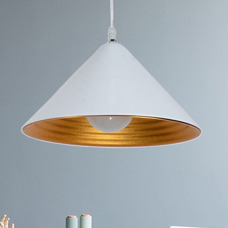 Plafonnier contemporain en métal avec abat-jour conique et ondulations dorées à l'intérieur - Nombreuses options - Suspension élégante pour salles à manger (noir/blanc)