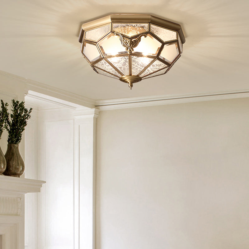 Plafonnier encastré à 4 lumières de style colonial avec finition dorée et forme de bol en verre dépoli