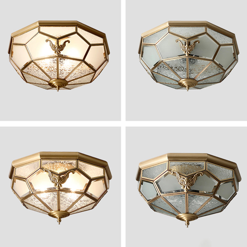 Plafonnier encastré à 4 lumières de style colonial avec finition dorée et forme de bol en verre dépoli