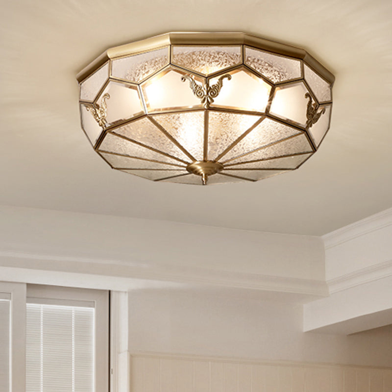 Plafonnier encastré à 4 lumières de style colonial avec finition dorée et forme de bol en verre dépoli