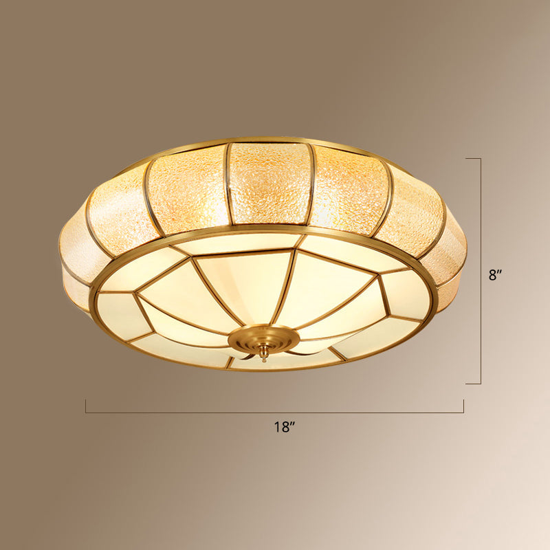 Plafonnier encastré à 4 lumières de style colonial avec finition dorée et forme de bol en verre dépoli