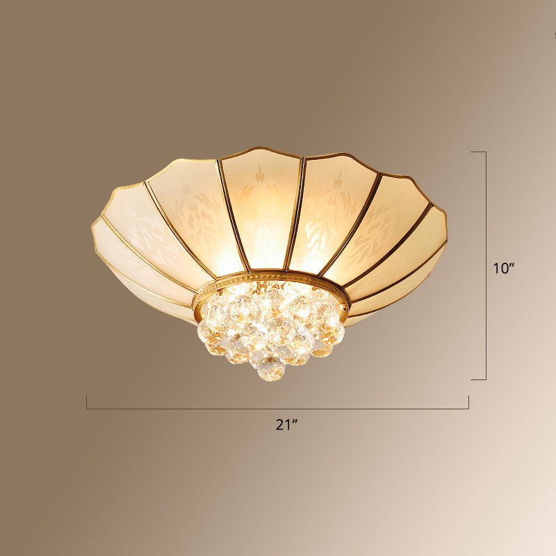 Plafonnier encastré à 4 lumières de style colonial avec finition dorée et forme de bol en verre dépoli