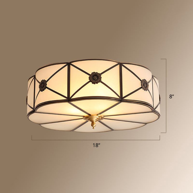 Plafonnier encastré à 4 lumières de style colonial avec finition dorée et forme de bol en verre dépoli