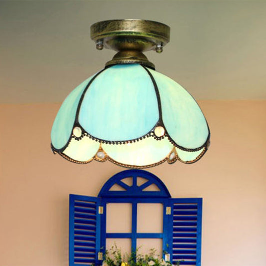 Stained Glass Flushmount Tiffany Single-Bulb Ceiling Light for Corridors - Elegant Scalloped Design