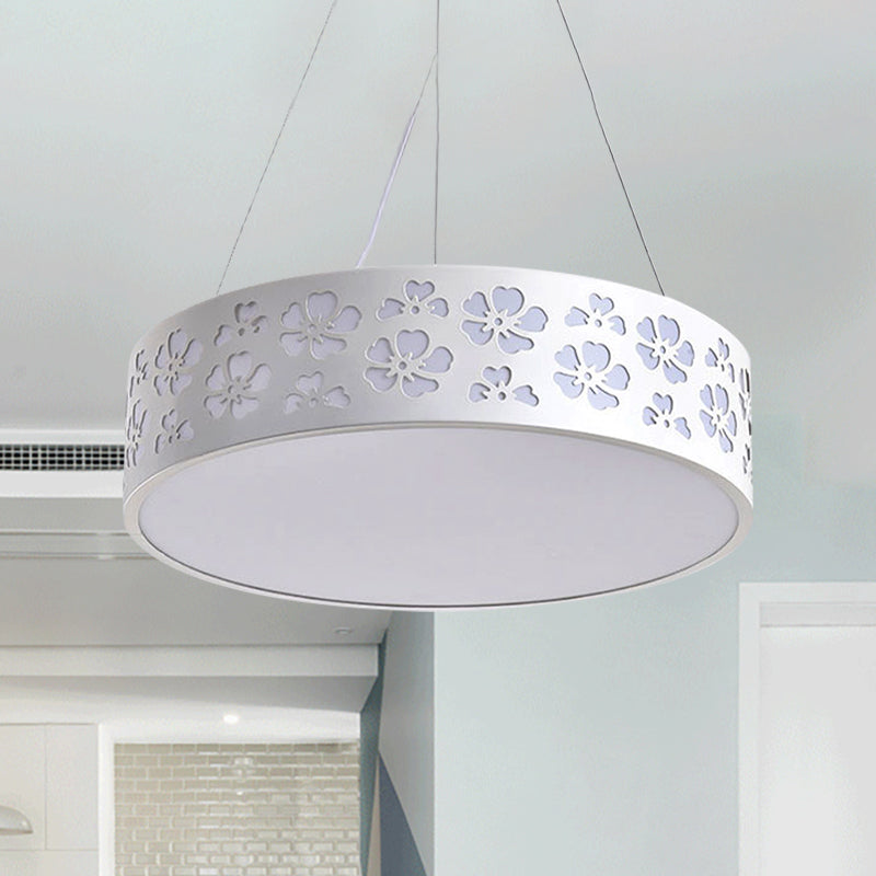 Suspension à tambour à LED en métal nordique - Plafonnier blanc avec fleur gravée, 12"/15"/19" de large (lumière blanche/chaude/naturelle)