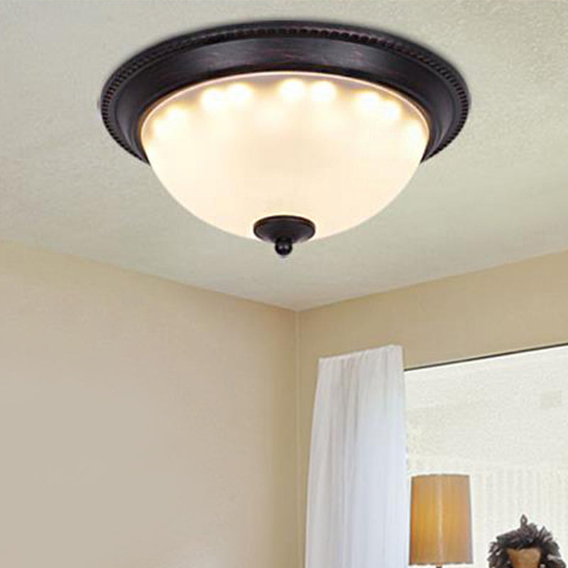 Luminaire encastré noir traditionnel avec verre dépoli, idéal pour l'éclairage du plafond du salon - 11"/15" de large
