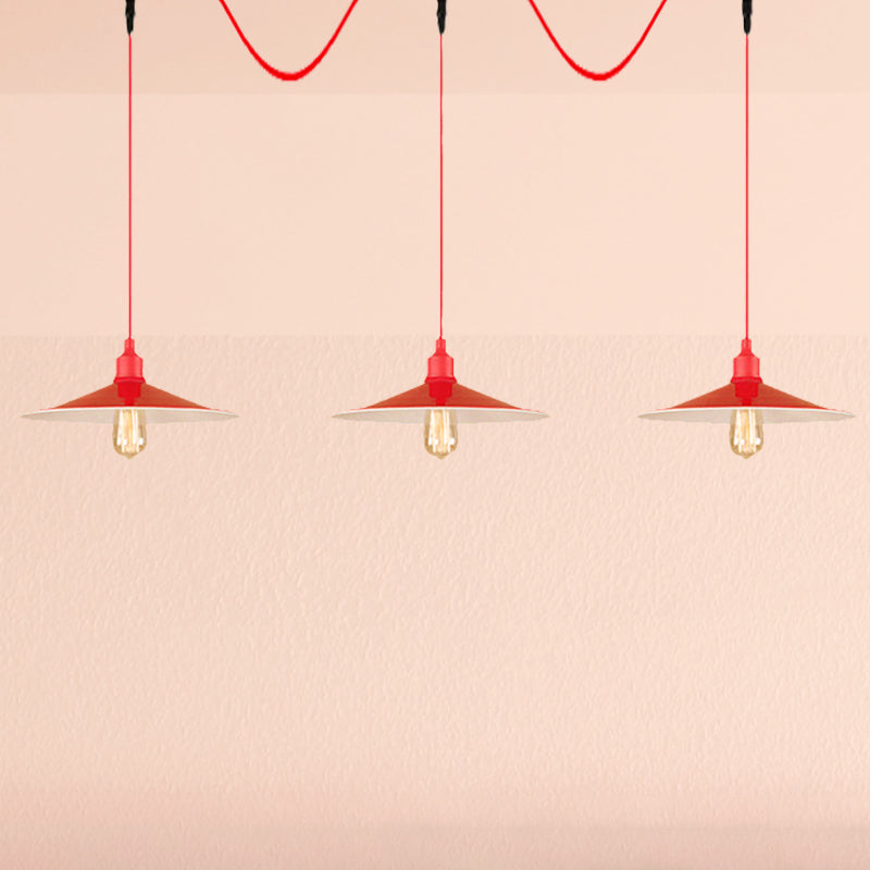 Lampe suspendue industrielle rouge évasée : luminaire métallique à 3/5 lumières pour cuisine