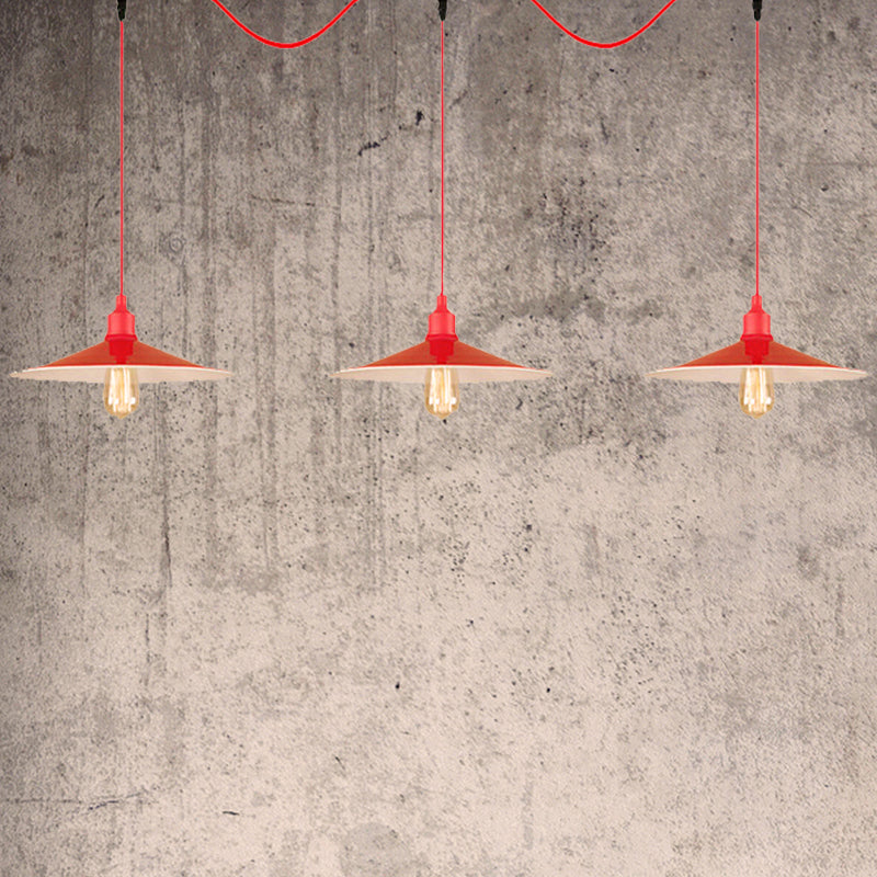 Lampe suspendue industrielle rouge évasée : luminaire métallique à 3/5 lumières pour cuisine