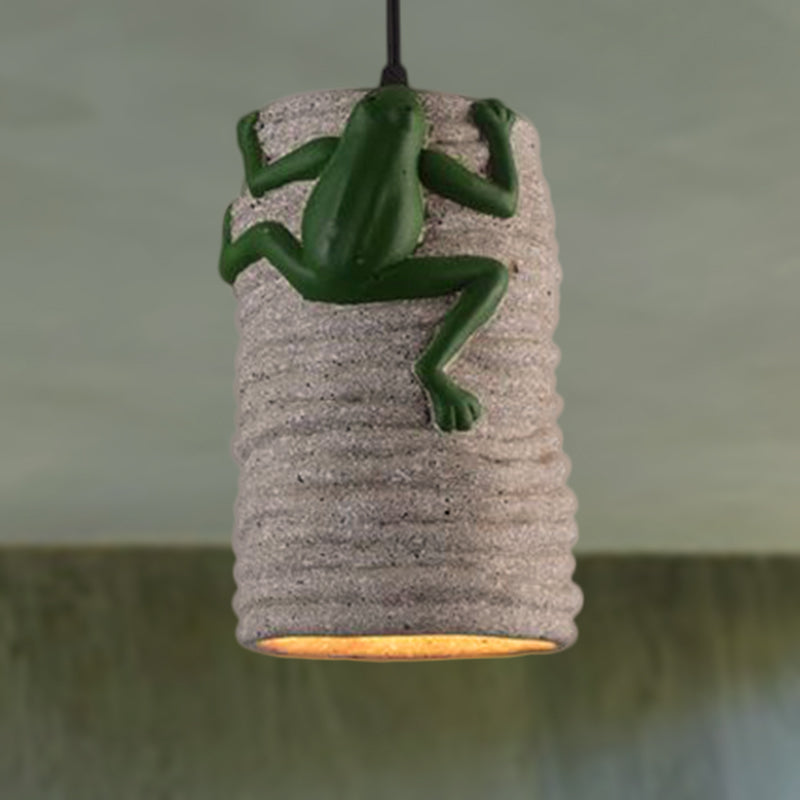Suspension industrielle Frog Deco en laiton/noir/gris pour bars - Lampe en ciment et résine