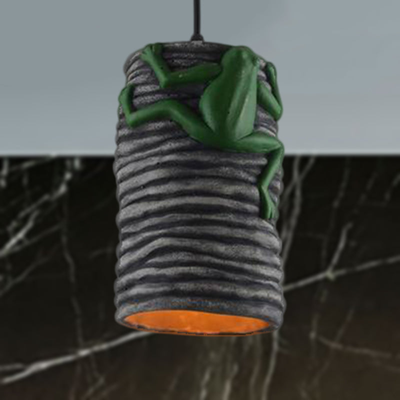 Suspension industrielle Frog Deco en laiton/noir/gris pour bars - Lampe en ciment et résine