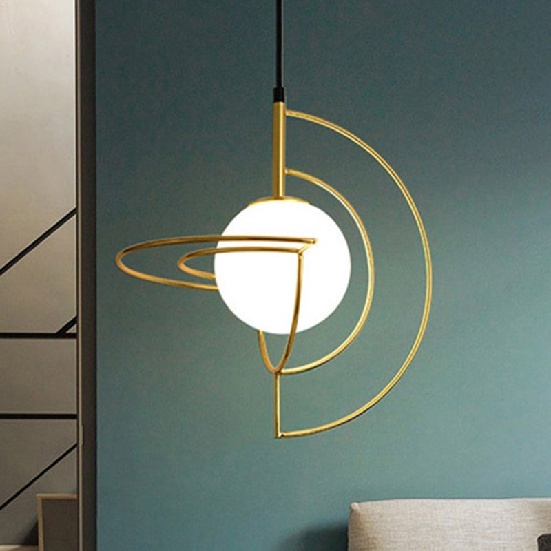 Suspension Globe en Or avec Abat-Jour en Verre Laiteux - Suspension Simple pour Salle à Manger