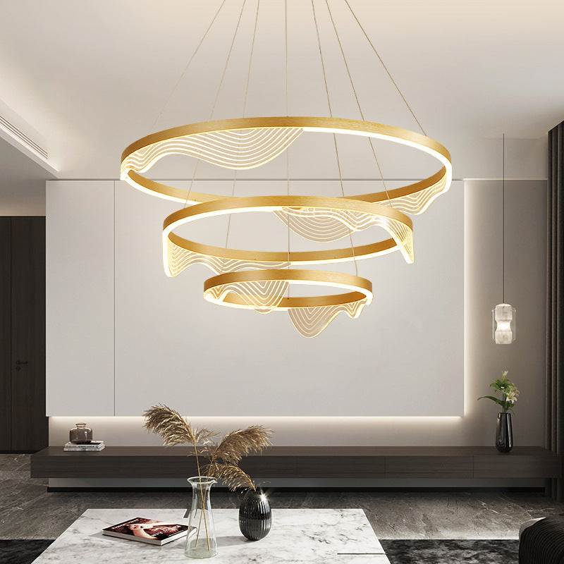 Lustre en métal orné de dentelle élégant : éclairage suspendu ultra-moderne pour le salon
