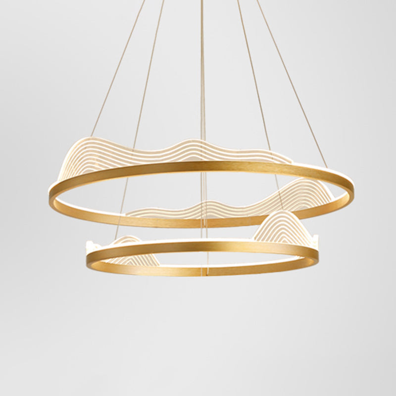 Lustre en métal orné de dentelle élégant : éclairage suspendu ultra-moderne pour le salon