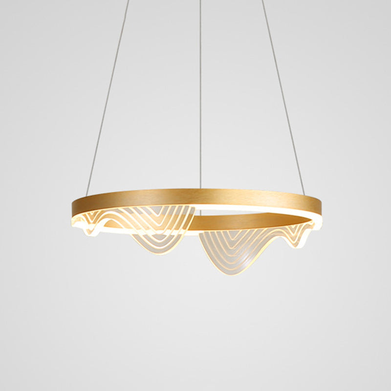 Lustre en métal orné de dentelle élégant : éclairage suspendu ultra-moderne pour le salon