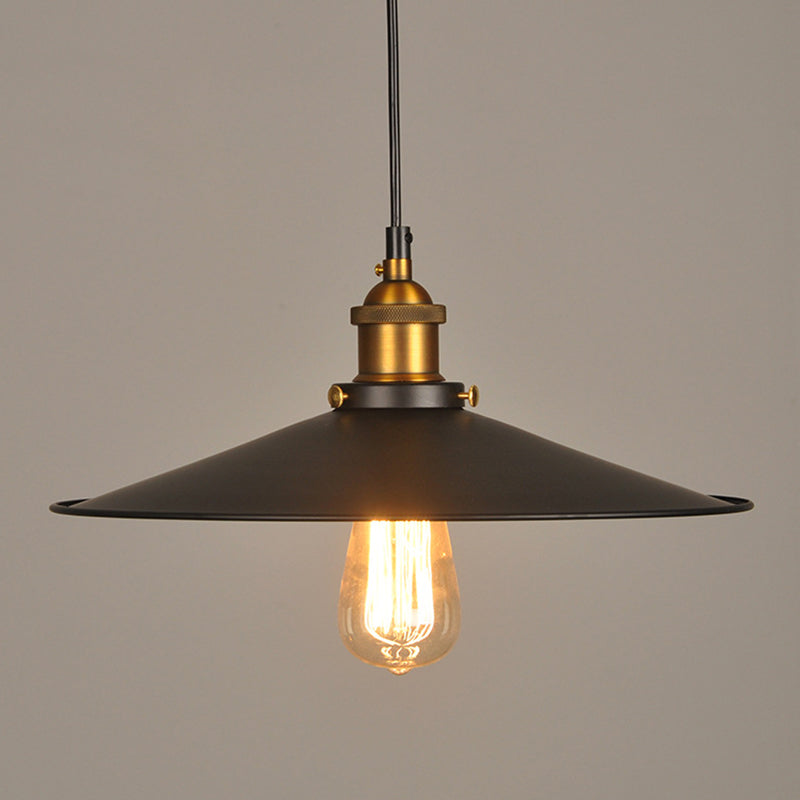 Lampe à suspension conique en métal de style industriel en noir