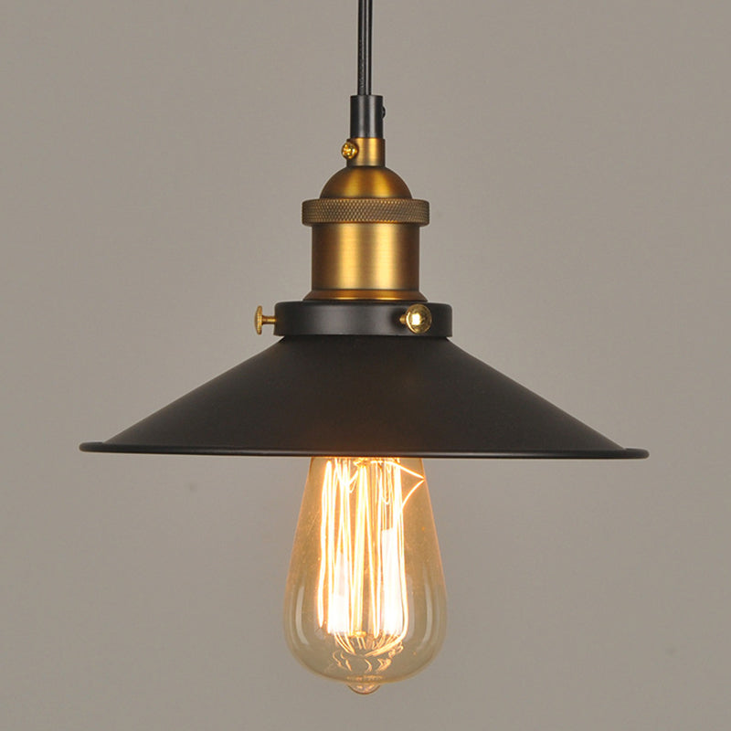 Lampe à suspension conique en métal de style industriel en noir