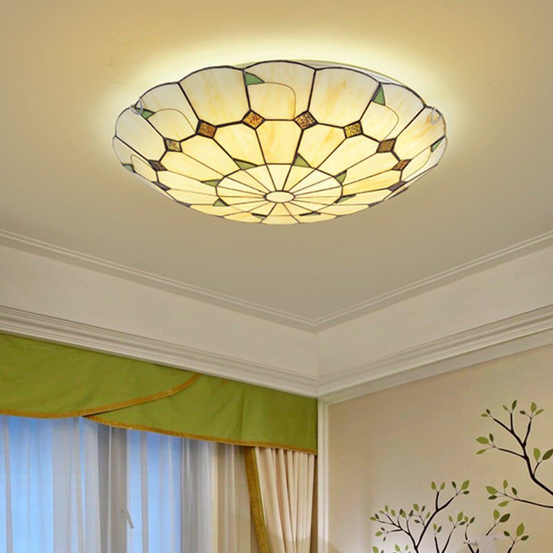 Vintage Tiffany Stained Glass Ceiling Light with Leaf Pattern - Flush Mount LED Lamp for Living Room and Bedroom