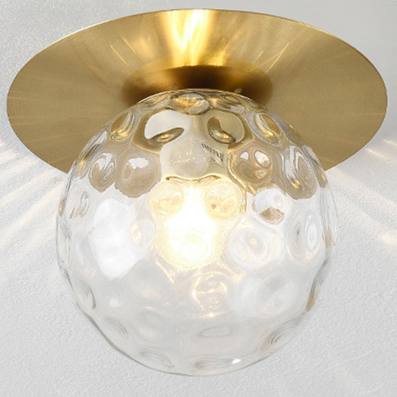 Lustre semi-encastré contemporain en forme de sphère en verre dépoli : plafonnier élégant pour les couloirs