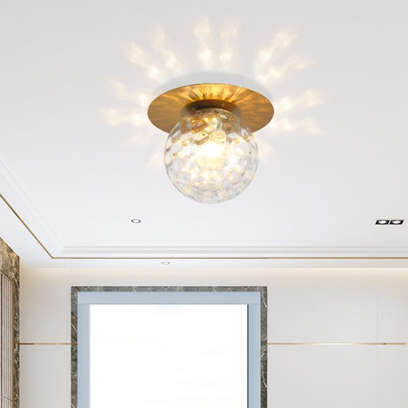 Lustre semi-encastré contemporain en forme de sphère en verre dépoli : plafonnier élégant pour les couloirs