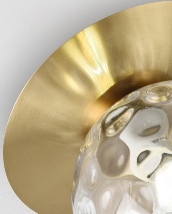 Lustre semi-encastré contemporain en forme de sphère en verre dépoli : plafonnier élégant pour les couloirs