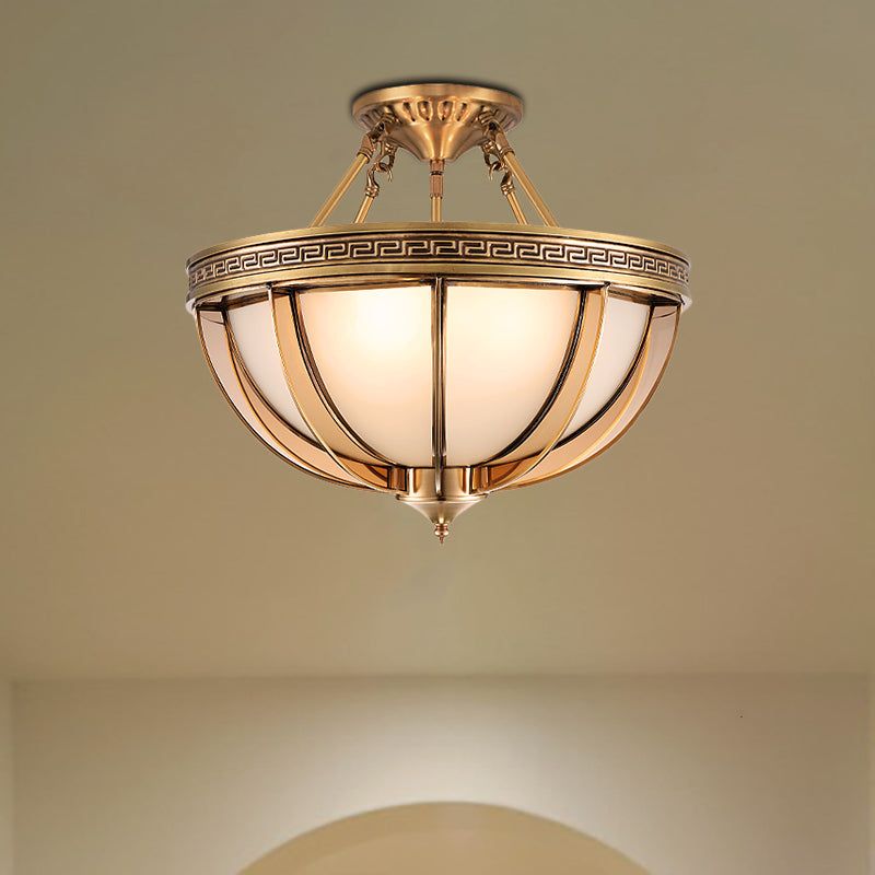Plafonnier en verre ivoire de style colonial, montage semi-encastré - 16,5"/20,5" W - Laiton - Têtes 3/4 - Luminaire de salon