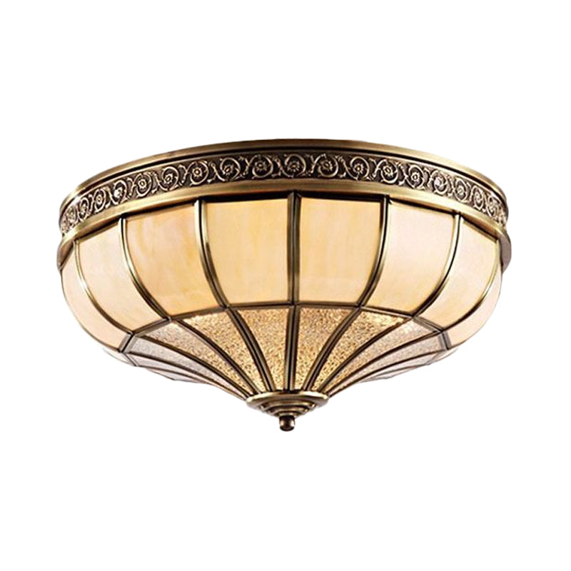 Lampe de chambre à coucher à dôme en verre opaque de style colonial, plafonnier en laiton - ampoules 3/4, largeur 12,5"/16"