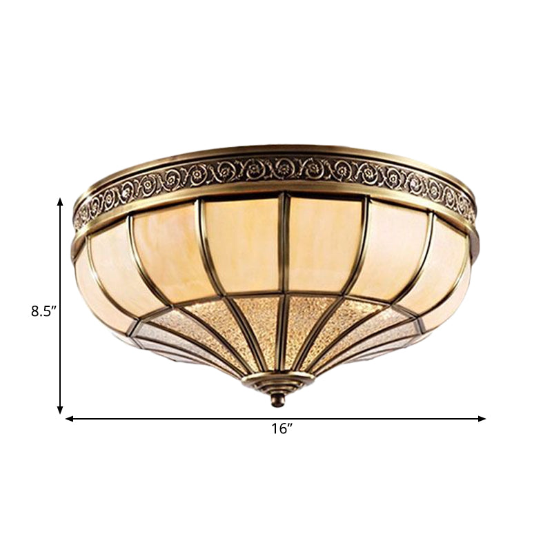 Lampe de chambre à coucher à dôme en verre opaque de style colonial, plafonnier en laiton - ampoules 3/4, largeur 12,5"/16"