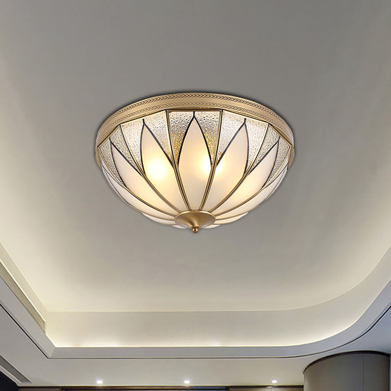 Plafonnier traditionnel à montage inversé en laiton avec verre opale – 4 lumières – Idéal pour le salon