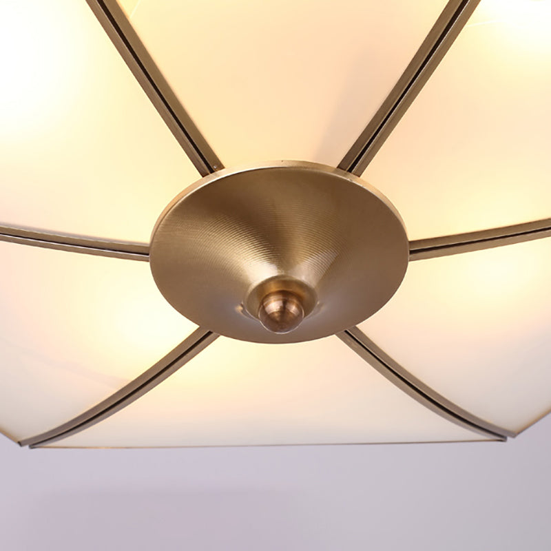 Plafonnier traditionnel à montage inversé en laiton avec verre opale – 4 lumières – Idéal pour le salon
