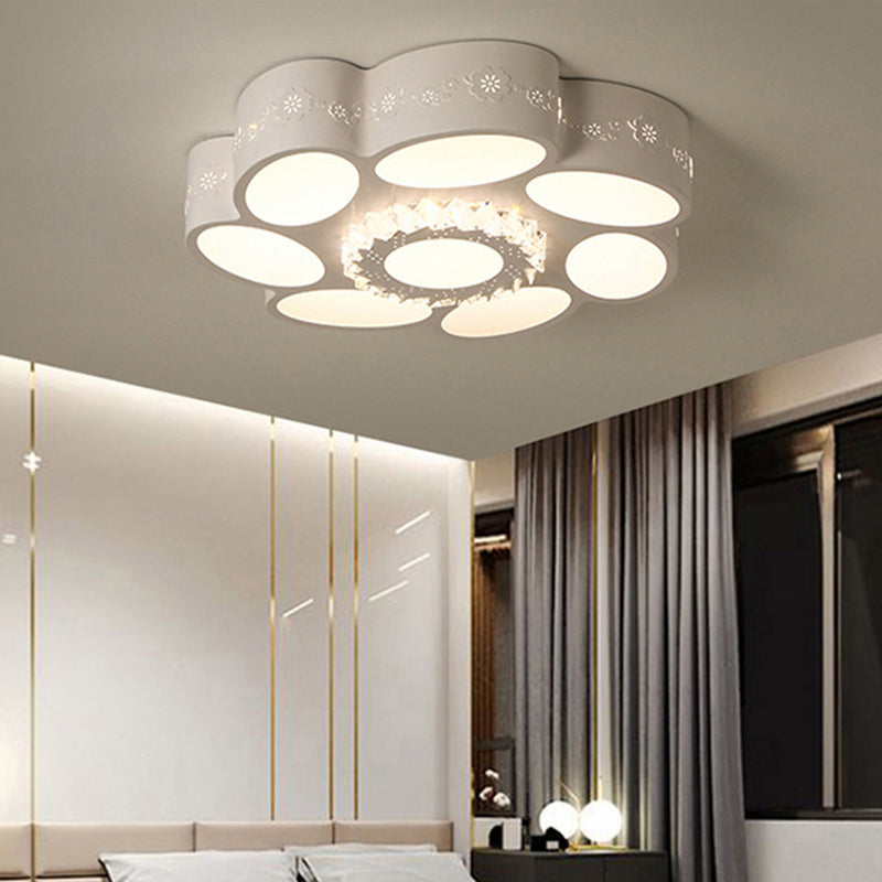 Modern Flower Flush Mount Lamp: Stylish Metallic LED Ceiling Light in Warm/White, Stepless Dimming & Remote Control
