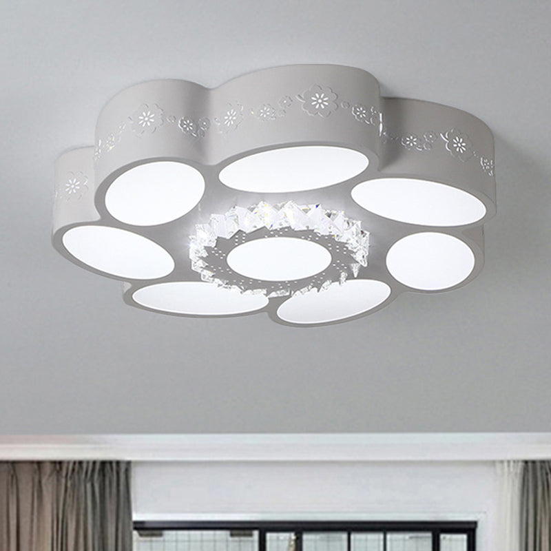 Modern Flower Flush Mount Lamp: Stylish Metallic LED Ceiling Light in Warm/White, Stepless Dimming & Remote Control