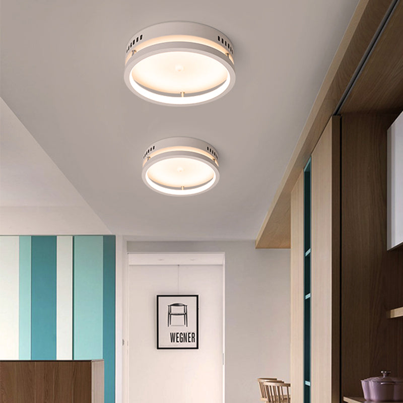 Mini lampe LED ronde en métal à encastrer - Éclairage de plafond blanc de style simple avec lumière chaude/blanche
