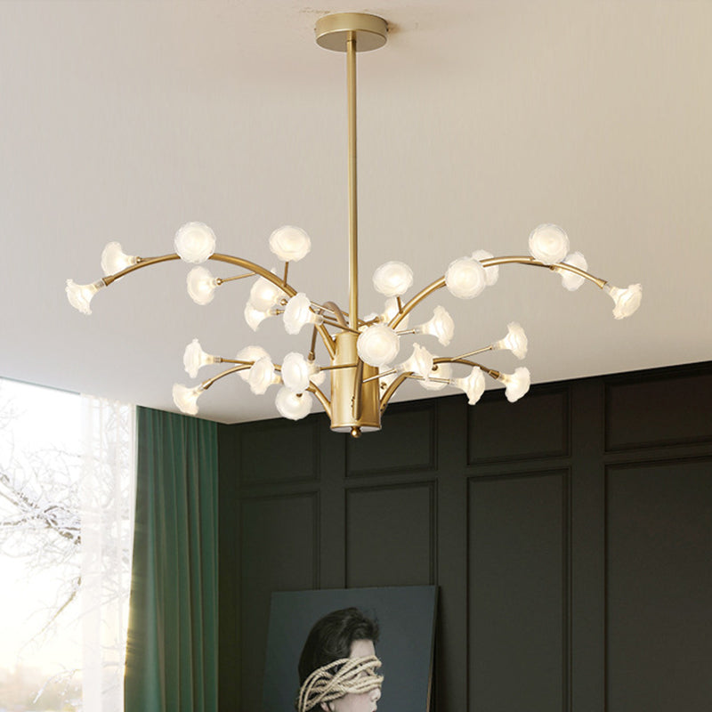 Lustre à fleurs moderne : luminaire suspendu en verre dépoli à 33 ampoules en or