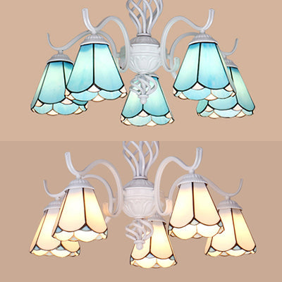 Suspension à abat-jour conique Tiffany avec 5 lumières en verre teinté en blanc/bleu pour le salon