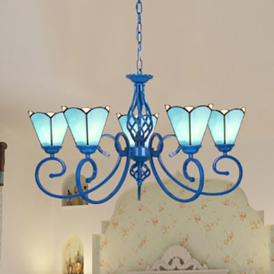 Lustre en vitrail bleu et blanc avec bras courbé et chaîne en métal