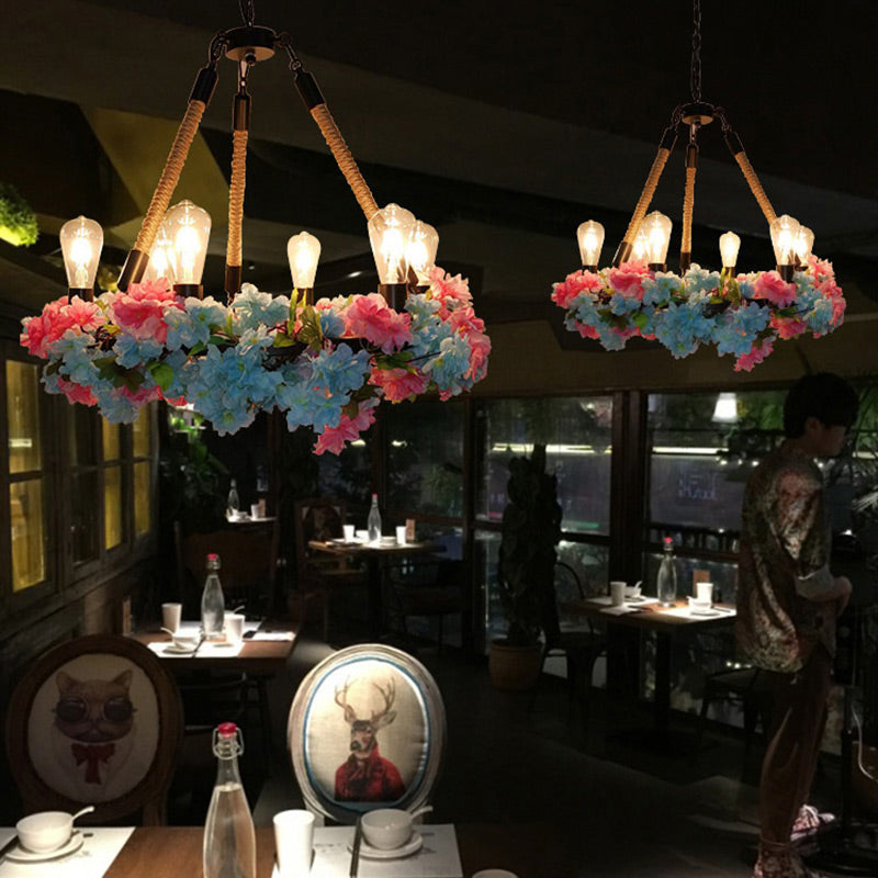 Lustre LED industriel en métal avec 6 ampoules, finition noire et détails en fleur de cerisier