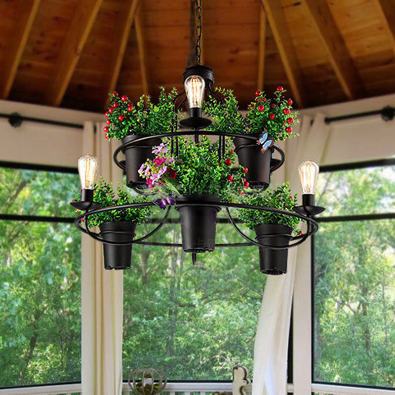 Suspension LED industrielle en métal noir/blanc pour plantes - 6 lumières, 1/2 niveaux. Parfait pour les restaurants.