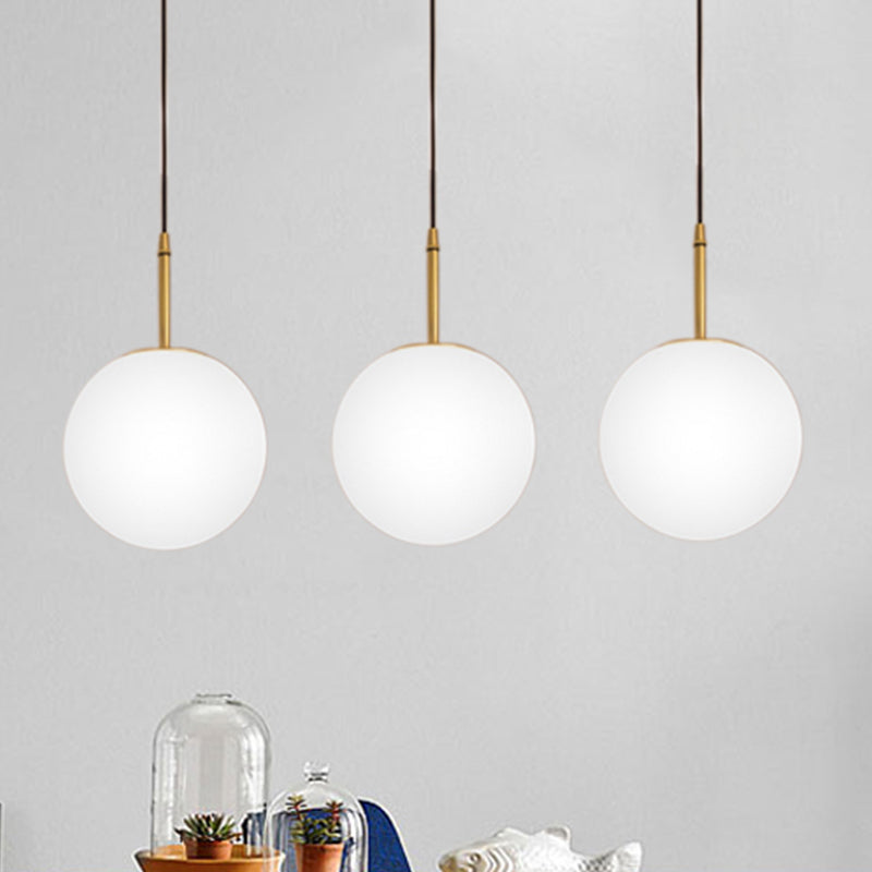 Plafonnier suspendu moderne en laiton et verre blanc - 6"/8" de large - Idéal pour la salle à manger